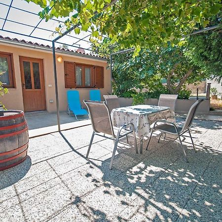 Apartman Kirac Pomer Extérieur photo