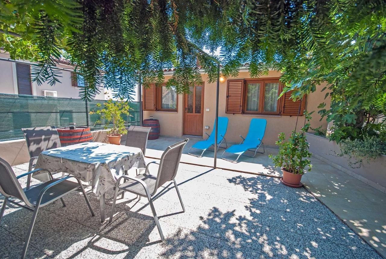 Apartman Kirac Pomer Extérieur photo