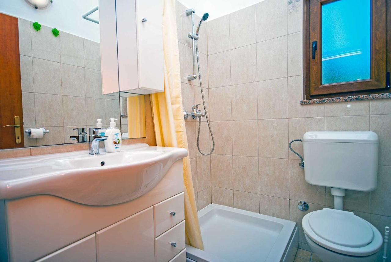 Apartman Kirac Pomer Extérieur photo